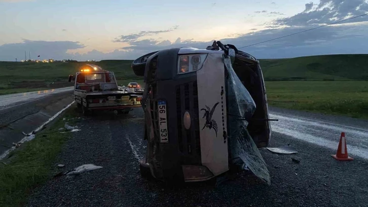 Diyarbakır’da yolcu minibüsü devrildi: 1’i ağır 9 yaralı
