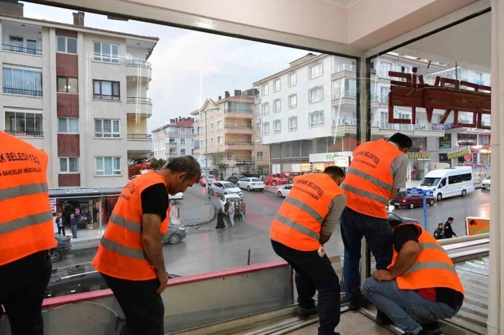 Doğalgaz patlamasında hasar gören binada Mamak Belediyesi’nden onarım
