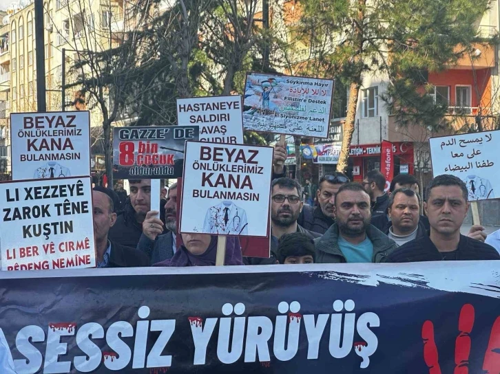 Doktorların İsrail’e karşı "sessiz yürüyüşü" devam ediyor