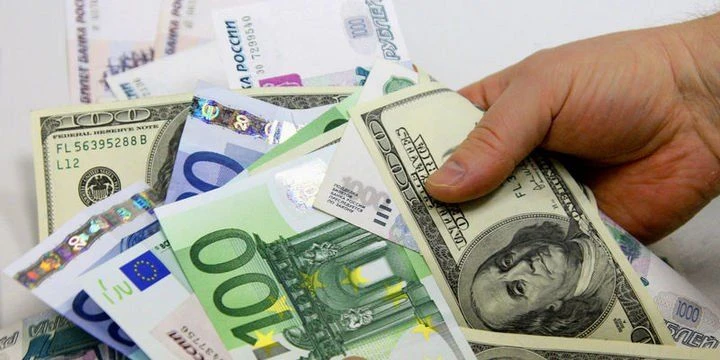 Dolar ve Euro haftaya nasıl başladı? 