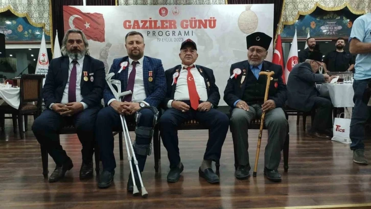 Dört kuşak gaziler aynı fotoğraf karesinde
