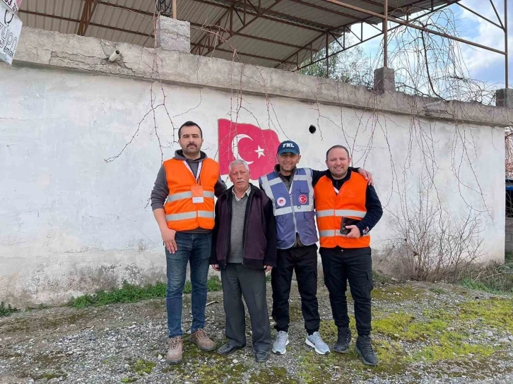 Döşemealtı Belediyesi, deprem bölgesinde hasar tespiti yapıyor