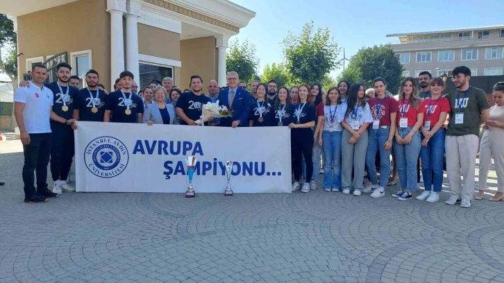 Dövüş Sporlarında Avrupa Şampiyonluğu getiren gençlere gurur karşılaması
