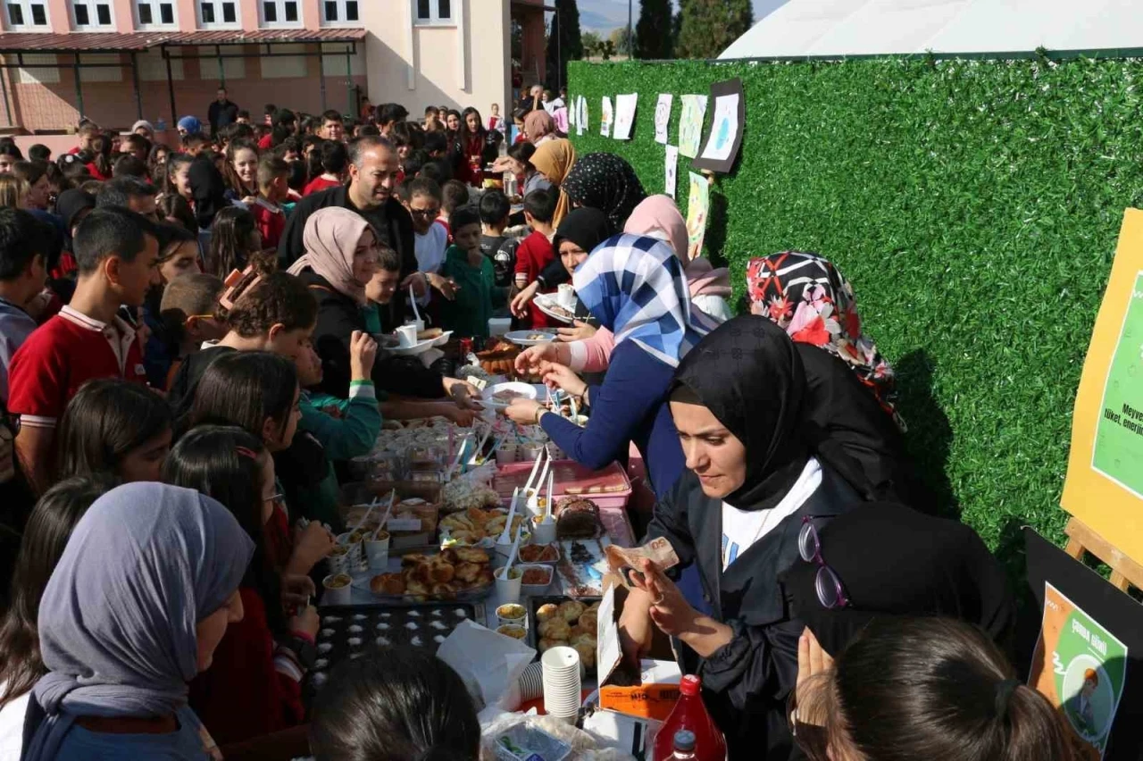 Dünya Gıda Günü Erzincan’da renkli görüntülere sahne oldu
