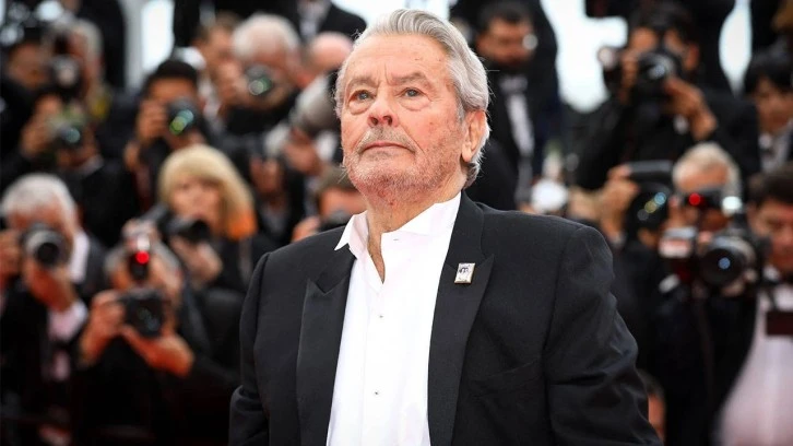 Dünyaca ünlü aktör Alain Delon hayatını kaybetti