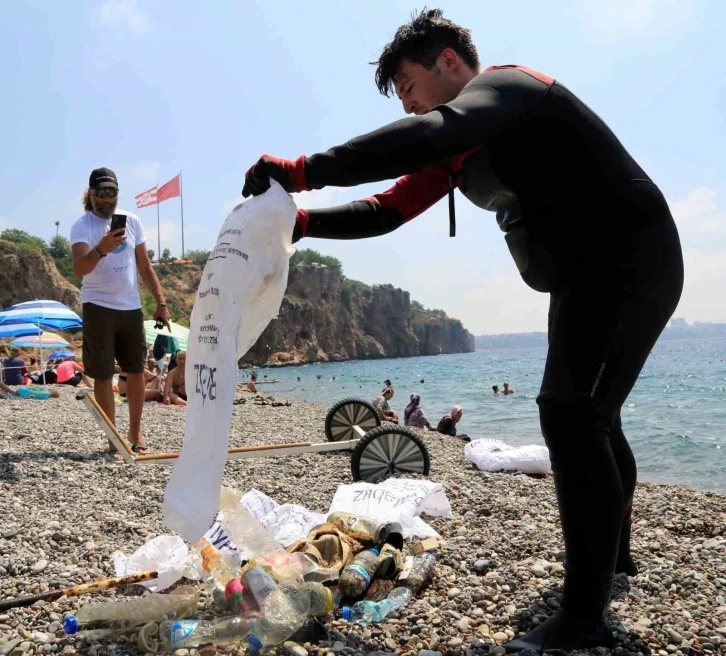 Dünyaca ünlü sahilden günlük 60 ton atık toplanıyor
