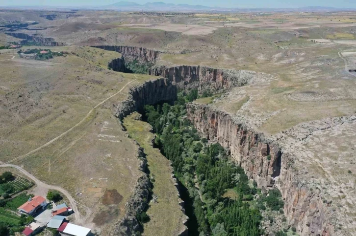 Dünyanın 2. büyük kanyon vadisi cam terastan izlenecek
