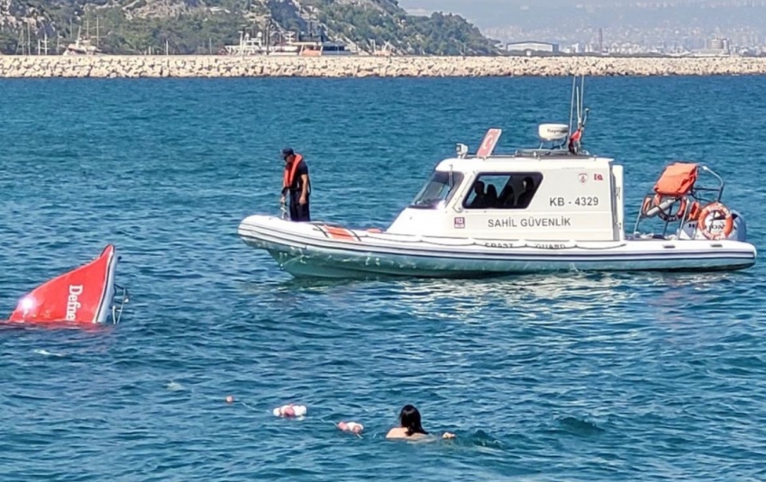 Antalya’da su alan sürat teknesi battı