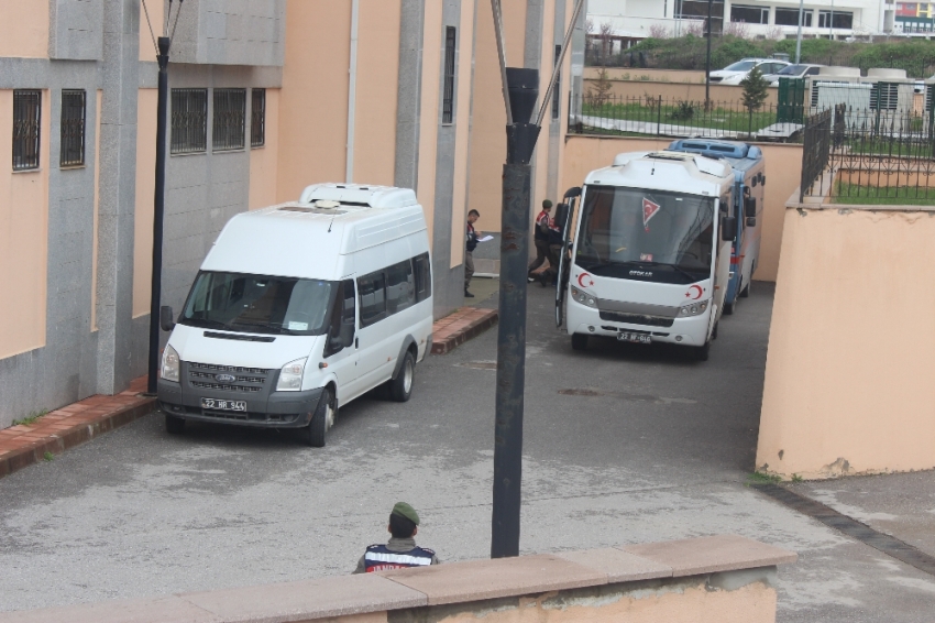 Yunan askerlerinin tutukluluğuna itiraza ret