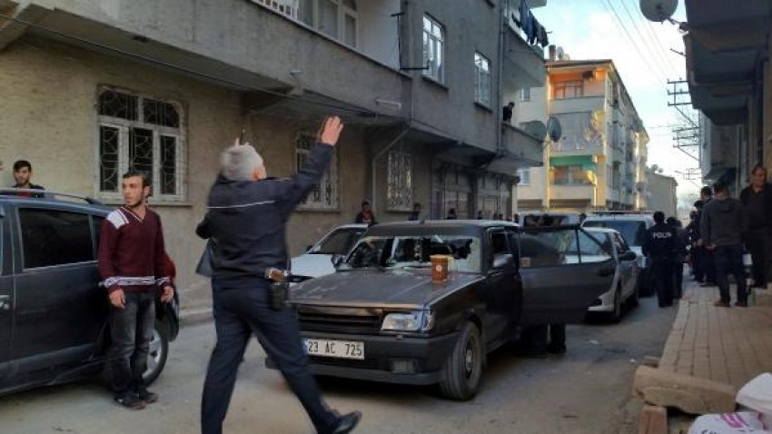 İki aile arasında bıçaklı ve silahlı kavga: 3 yaralı