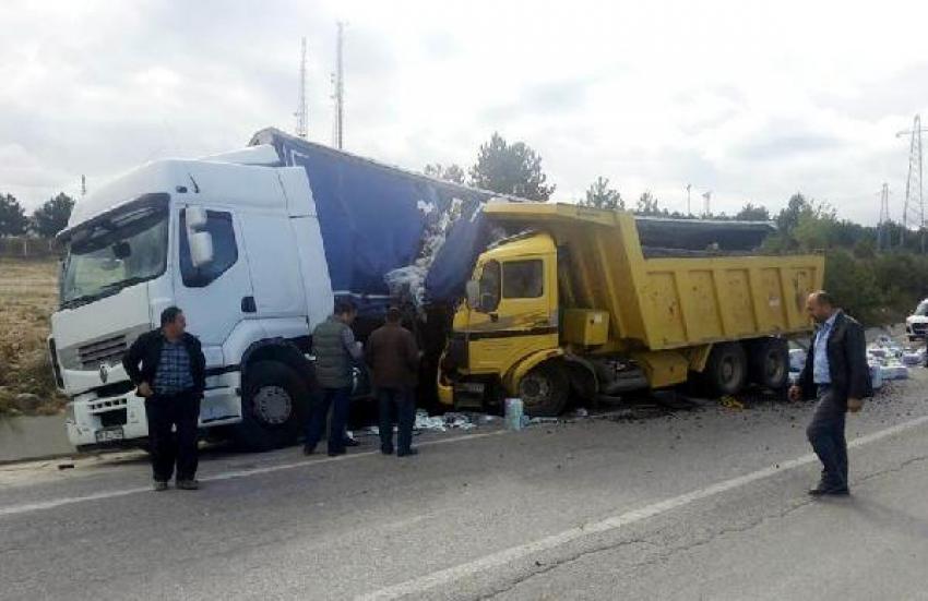 Freni boşalan kamyondan atlayan sürücü yaralandı