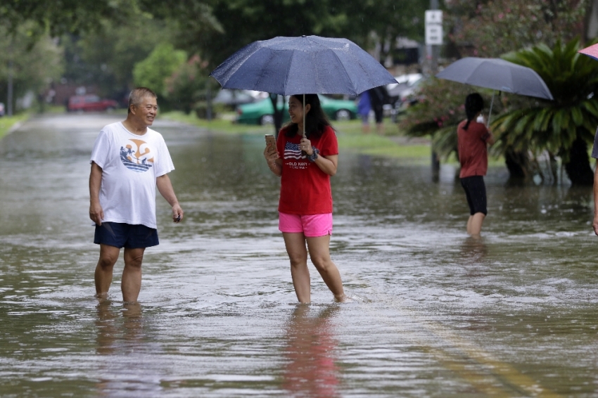 Houston kenti sular altında kaldı!