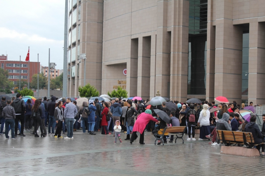 İstanbul Adalet Sarayı önünde “zabıt katipliği” yoğunluğu