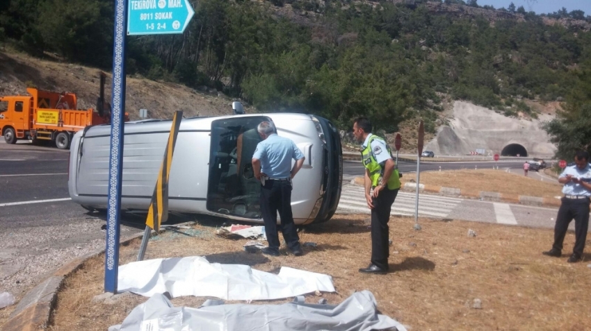 Antalya’da feci kaza: 4 ölü, 2 yaralı