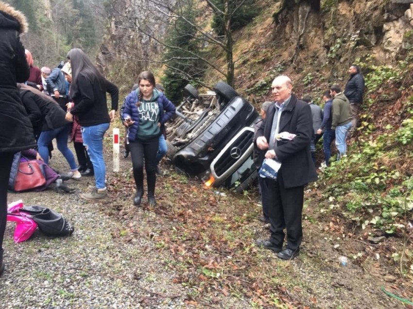 Giresun’da yolcu minibüsü kaza yaptı: 16 yaralı