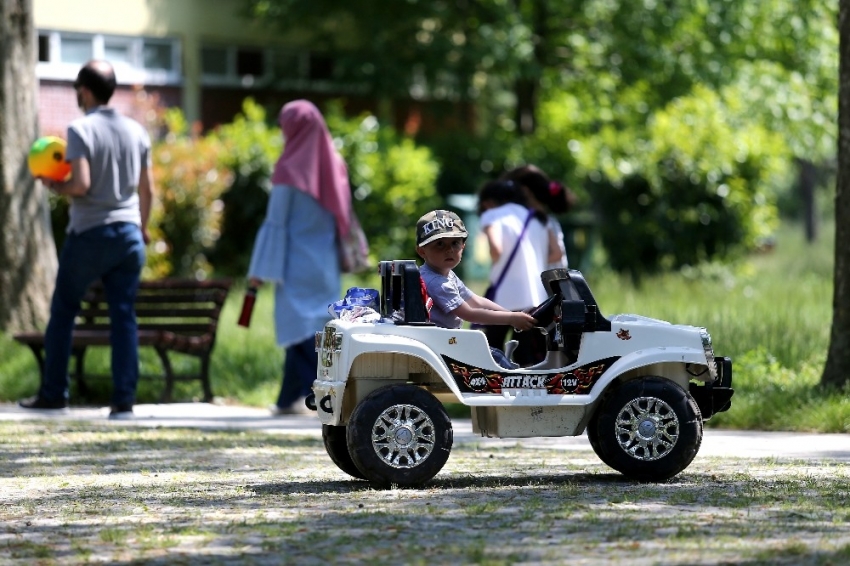 Bursa’nın önemli yeşil alanlarından Botanik Park, kapılarını çocuklara açtı