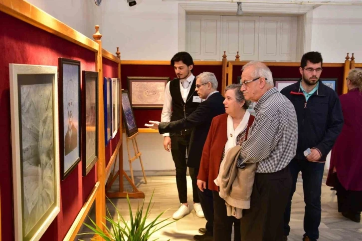 Ebru Ustası ve öğrencilerinden ’Ebru’ sergisi
