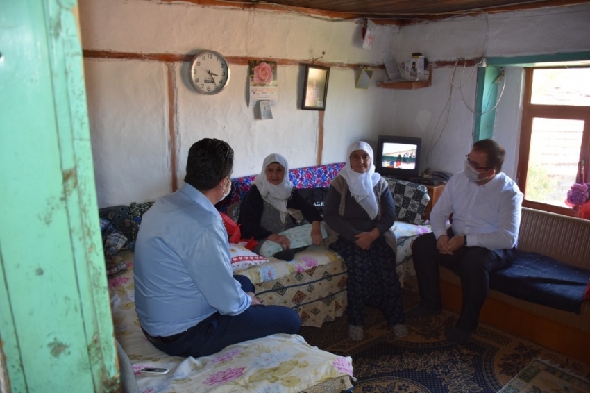 Nallıhan’da şehit anneleri ve asırlık çınarlar anneler gününde unutulmadı