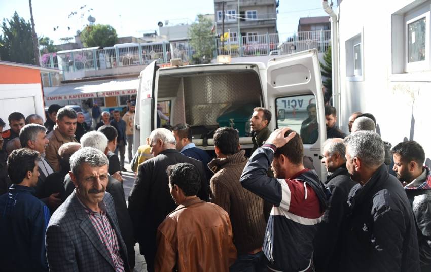 Mersin’de yangın faciası: 2 kardeş can verdi