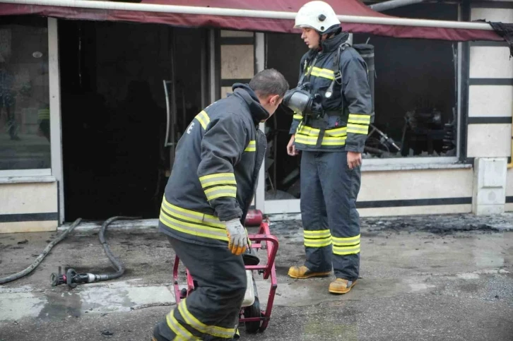 Edirne’de bakım ve onarım servisi alevlere teslim oldu
