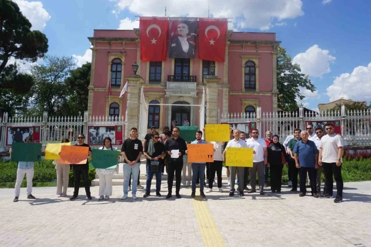 Edirne’de üniversite öğrencileri ulaşım zamlarını protesto etti
