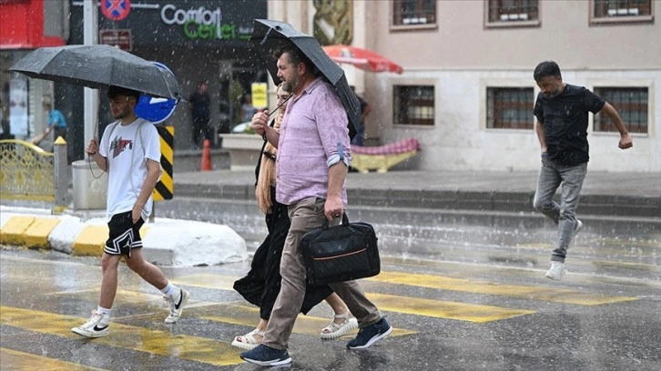 Edirne ve Kırklareli'nde kuvvetli sağanak