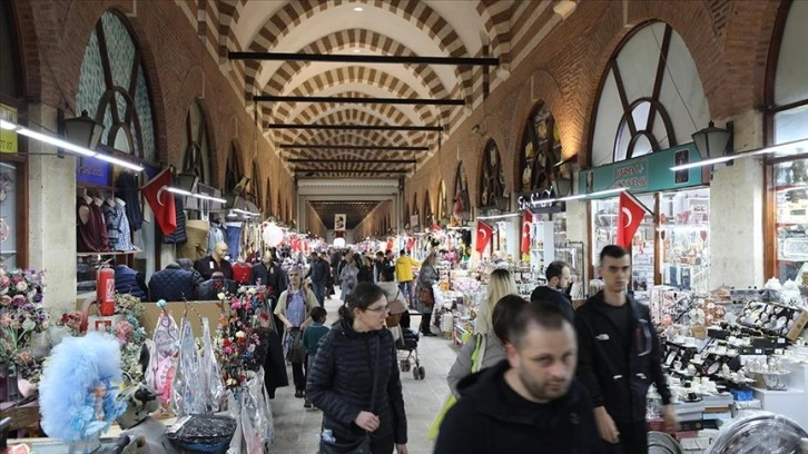 Edirne'de tarihi çarşılarda bayram hareketliliği