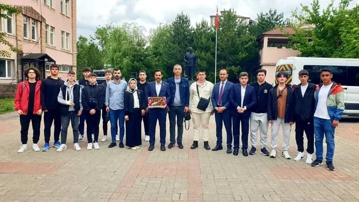 Edirneli öğrenciler Güroymak’a misafir oldu
