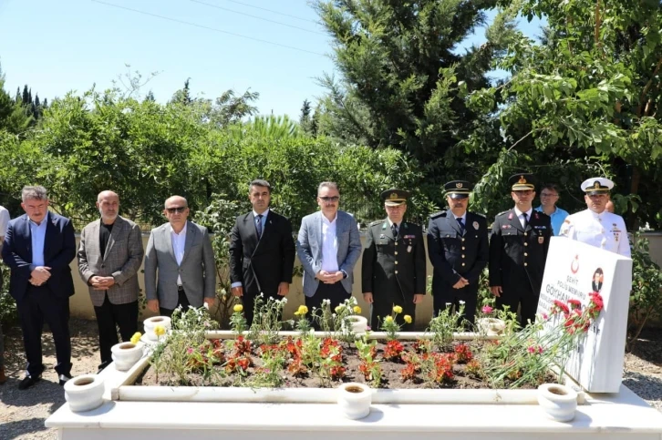 Edremit’te 15 Temmuz Demokrasi ve Milli Birlik Günü nedeniyle şehitlikler ziyaret edildi

