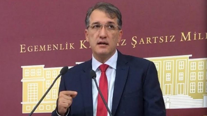 Bakan bürokratlara sözünü geçiremiyor