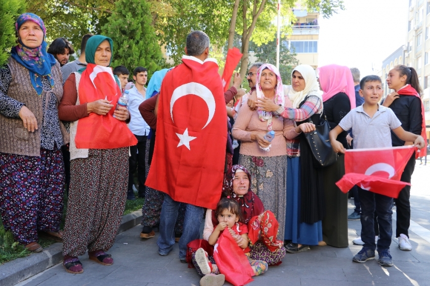 Şehit teğmenin cenazesi için feryat ettiler