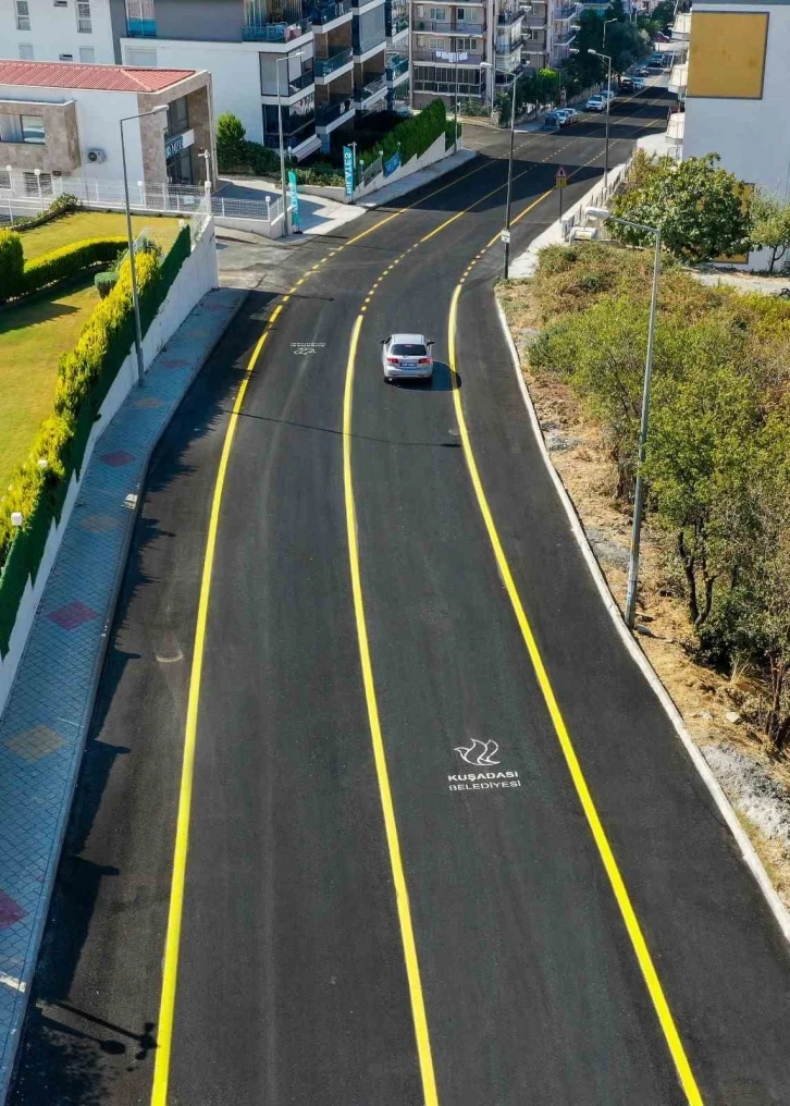 Ege Mahallesi’nde yol seferberliği sürüyor
