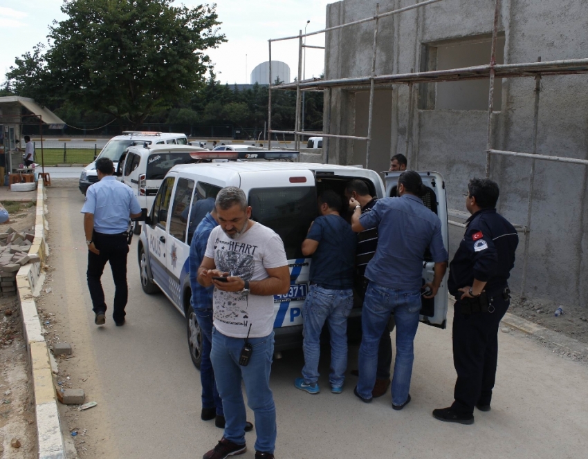 Ehliyetsiz liseli öğrenci polisi alarma geçirdi