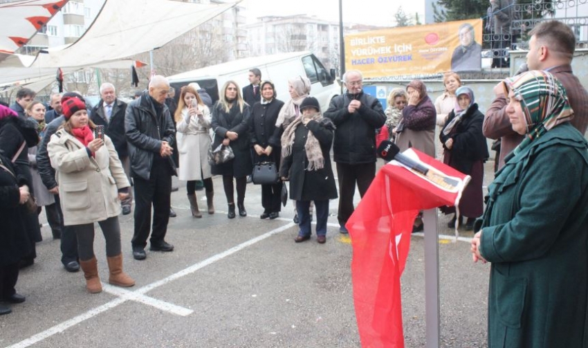 Bursa'da kadın muhtar adayı mitingi