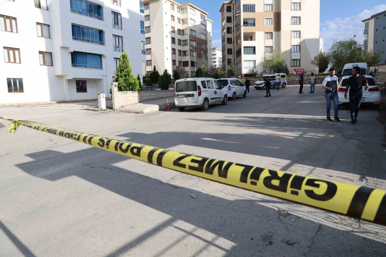 Elazığ’da 3 kişinin yaralandığı silahlı kavgayla ilgili bir şüpheli tutuklandı
