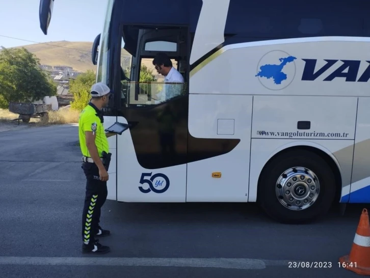 Elazığ’da otobüs şoförleri bilgilendirildi
