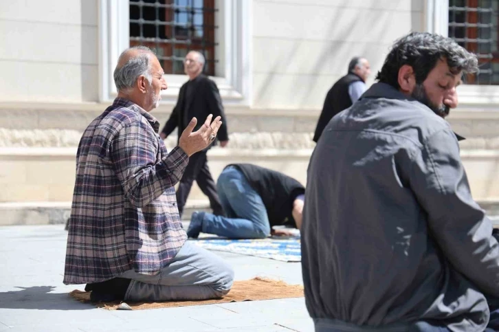 Elazığ’da Ramazan ayının son cuma namazı kılındı
