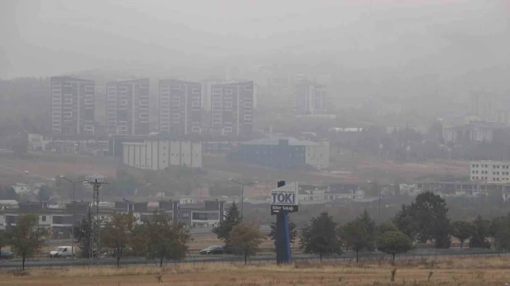 Elazığ’da sis etkili oldu
