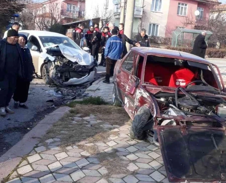 Elâzığ’da meydana gelen trafik kazasında 2 kişi yaralandı