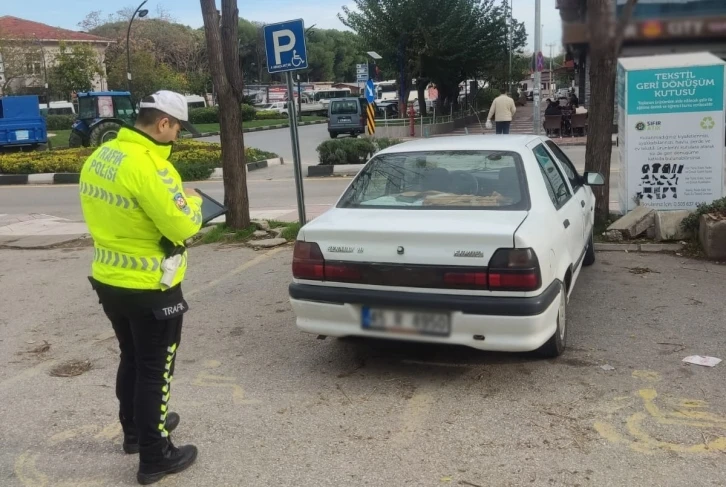 Engelli yerine hatalı park edenler affedilmedi
