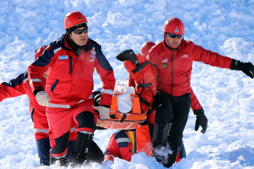 Erciyes’te nefes kesen çığ tatbikatı