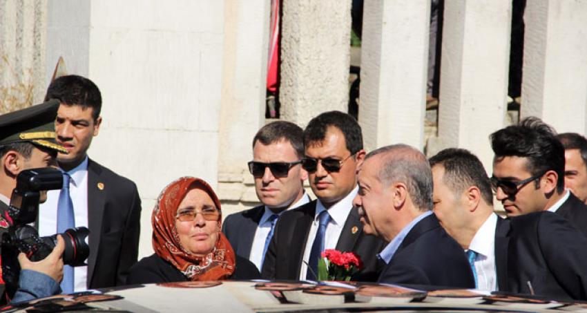 Erdoğan’dan annesi ve babasına kabir ziyareti