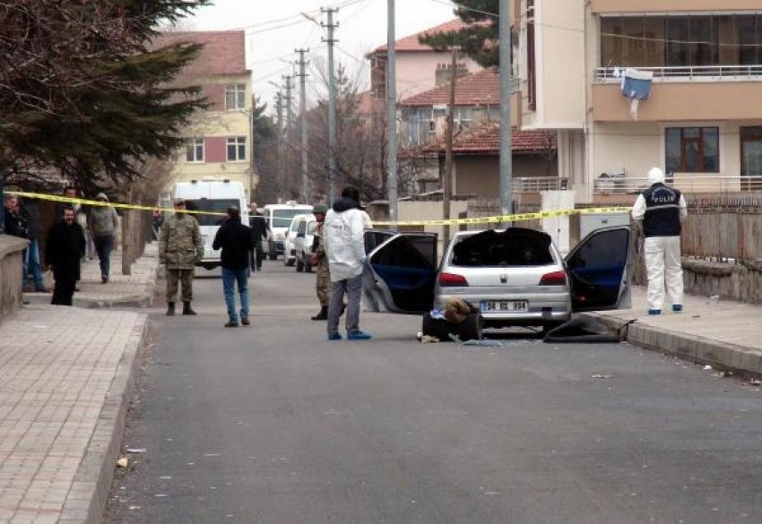 Askeri lojmanlar yakınındaki çalıntı otomobil korkuttu