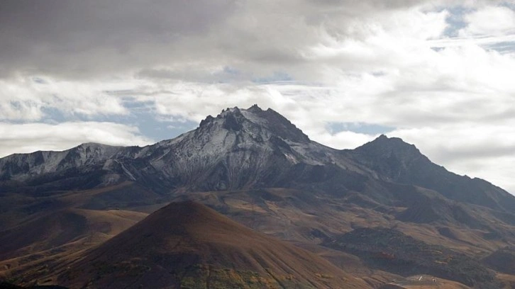 Erciyes Dağı'nda mahsur kalan Polonyalı dağcıyı kurtarmak için çalışma başlatıldı