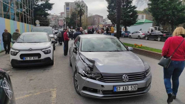 Ereğli’de dikkatsiz sürücü, hasara yol açtı
