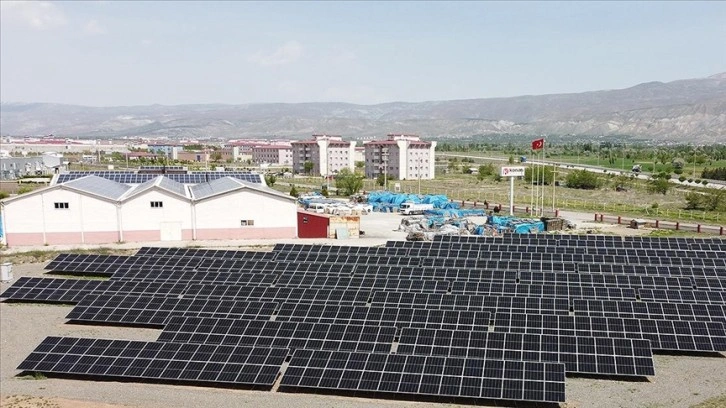 Erzincan OSB'deki yatırımcılar enerji maliyetlerini güneş panelleriyle düşürüyor