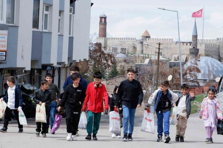 Erzurum’da çocukların vazgeçemediği bir gelenek: Arafalık
