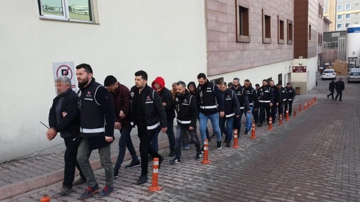 Eş zamanlı ‘kaçakçılık’ operasyonunda 11 kişi adliyede
