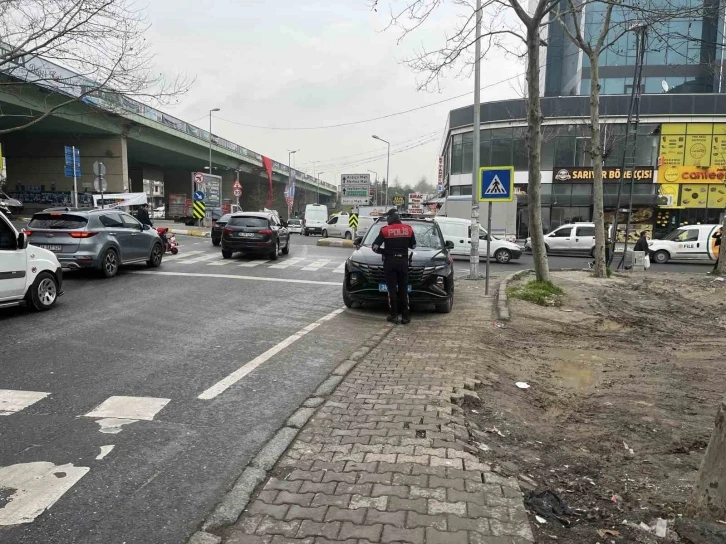 Esenyurt’ta film sahnelerini aratmayan polis ile şüpheli kovalamacası kamerada
