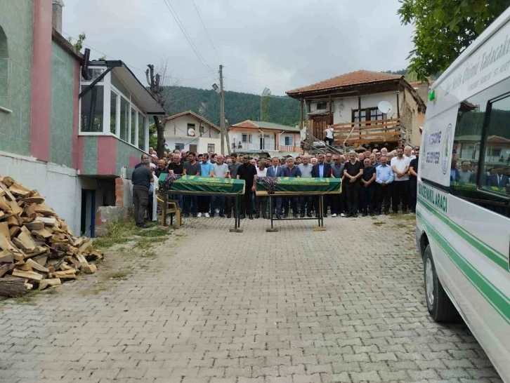 Eşi tarafından öldürülen kadın ve annesi Tokat’ta toprağa verildi
